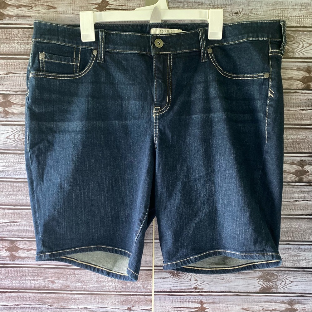 Torrid Women's Jean‎ Shorts Size 20